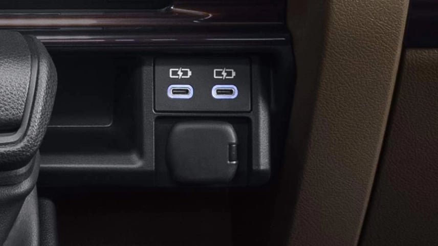منفذان شحنUSB-C  مع محول 12 فولت.